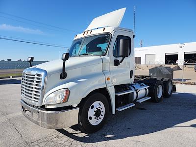 Used 2016 Freightliner Cascadia Day Cab 6x4, Semi Truck for sale #663021 - photo 1