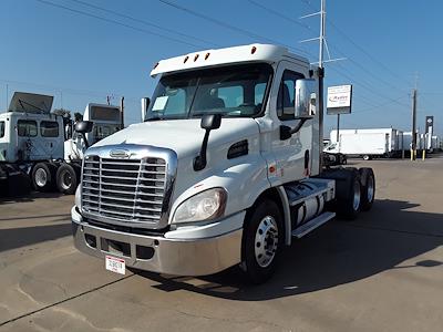 2017 Freightliner Cascadia Day Cab 6x4, Semi Truck for sale #674091 - photo 1