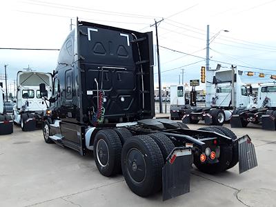 Used 2019 Freightliner Cascadia Sleeper Cab 6x4, Semi Truck for sale #868836 - photo 2