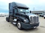 Used 2019 Freightliner Cascadia Sleeper Cab 6x4, Semi Truck for sale #868836 - photo 4
