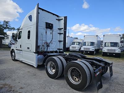 Used 2020 Freightliner Cascadia Sleeper Cab 6x4, Semi Truck for sale #250745 - photo 2