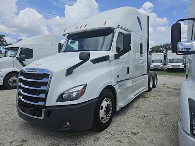 Used 2020 Freightliner Cascadia Sleeper Cab 6x4, Semi Truck for sale #273813 - photo 1