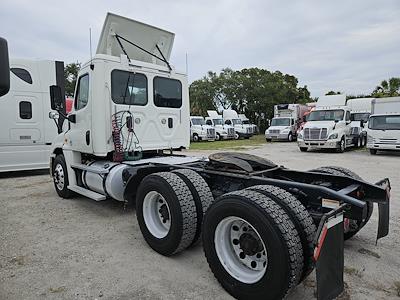 2017 Freightliner Cascadia Day Cab 6x4, Semi Truck for sale #671887 - photo 2