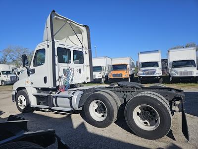 Used 2017 Freightliner Cascadia Day Cab 6x4, Semi Truck for sale #679203 - photo 2