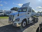 Used 2018 Freightliner Cascadia Day Cab 6x4, Semi Truck for sale #775234 - photo 1