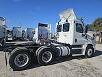 Used 2018 Freightliner Cascadia Day Cab 6x4, Semi Truck for sale #775234 - photo 4