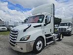 Used 2019 Freightliner Cascadia Day Cab 4x2, Semi Truck for sale #790814 - photo 1