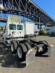 Used 2016 Freightliner Cascadia Day Cab 6x4, Semi Truck for sale #645163 - photo 2