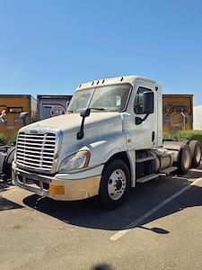 Used 2017 Freightliner Cascadia Day Cab 6x4, Semi Truck for sale #671092 - photo 1