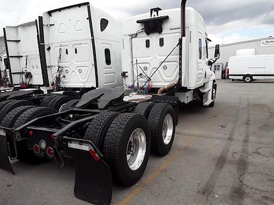 Used 2017 Freightliner Cascadia Sleeper Cab 6x4, Semi Truck for sale #674292 - photo 2