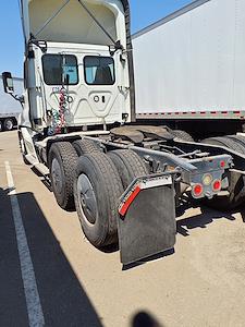 Used 2019 Freightliner Cascadia Day Cab 6x4, Semi Truck for sale #829253 - photo 2