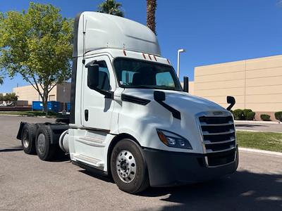 Used 2019 Freightliner Cascadia Day Cab 6x4, Semi Truck for sale #865239 - photo 1