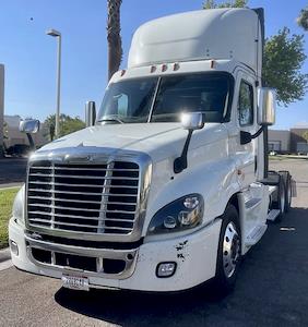 Used 2019 Freightliner Cascadia Day Cab 6x4, Semi Truck for sale #874340 - photo 1