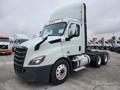 Used 2020 Freightliner Cascadia Day Cab 6x4, Semi Truck for sale #273917 - photo 1