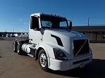 Used 2017 Volvo VNL 6x4, Semi Truck for sale #664351 - photo 4