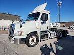 Used 2018 Freightliner Cascadia Day Cab 6x4, Semi Truck for sale #746753 - photo 1