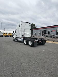 Used 2019 Freightliner Cascadia Sleeper Cab 6x4, Semi Truck for sale #835603 - photo 2