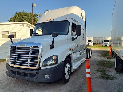 Used 2019 Freightliner Cascadia Sleeper Cab 6x4, Semi Truck for sale #865226 - photo 1