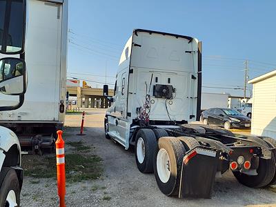 Used 2019 Freightliner Cascadia Sleeper Cab 6x4, Semi Truck for sale #865226 - photo 2