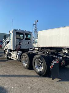 Used 2017 Freightliner Cascadia Day Cab 6x4, Semi Truck for sale #677995 - photo 2