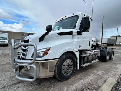 Used 2021 Freightliner Cascadia Day Cab 6x4, Semi Truck for sale #269464 - photo 1