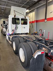 Used 2018 Freightliner Cascadia Day Cab 6x4, Semi Truck for sale #750551 - photo 2