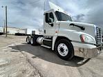 Used 2018 Freightliner Cascadia Day Cab 6x4, Semi Truck for sale #750552 - photo 4