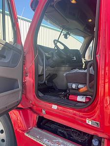 Used 2019 Freightliner Cascadia Sleeper Cab 6x4, Semi Truck for sale #809561 - photo 1