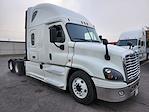 Used 2018 Freightliner Cascadia Sleeper Cab 6x4, Semi Truck for sale #749599 - photo 4