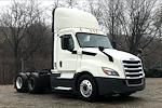 Used 2019 Freightliner Cascadia Day Cab 6x4, Semi Truck for sale #497212 - photo 3