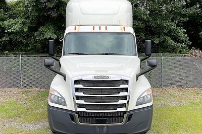 Used 2020 Freightliner Cascadia Day Cab 6x4, Semi Truck for sale #499101 - photo 2