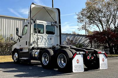 Used 2020 Freightliner Cascadia Day Cab 6x4, Semi Truck for sale #495603 - photo 2