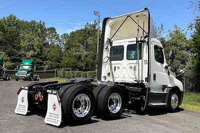 Used 2020 Freightliner Cascadia Day Cab 6x4, Semi Truck for sale #499503 - photo 2