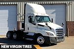 Used 2019 Freightliner Cascadia Day Cab 6x4, Semi Truck for sale #495612 - photo 1