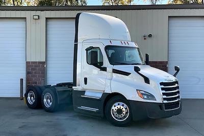 Used 2020 Freightliner Cascadia Day Cab 6x4, Semi Truck for sale #499501 - photo 1