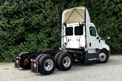 Used 2020 Freightliner Cascadia Day Cab 6x4, Semi Truck for sale #499092 - photo 2