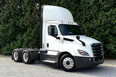 Used 2020 Freightliner Cascadia Day Cab 6x4, Semi Truck for sale #499507 - photo 1