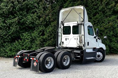 Used 2020 Freightliner Cascadia Day Cab 6x4, Semi Truck for sale #499507 - photo 2