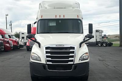Used 2019 Freightliner Cascadia Sleeper Cab 6x4, Semi Truck for sale #494640 - photo 2