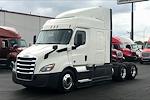 Used 2019 Freightliner Cascadia Sleeper Cab 6x4, Semi Truck for sale #494640 - photo 3