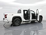 Used 2023 Nissan Frontier Crew Cab 4x2, Pickup for sale #201967P - photo 5