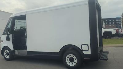 2025 Chevrolet BrightDrop 400 Standard Roof FWD, Step Van / Walk-in for sale #B3150215 - photo 2