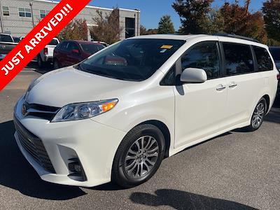 Used 2019 Toyota Sienna XL 4x2, Minivan for sale #AKFL01952A - photo 1