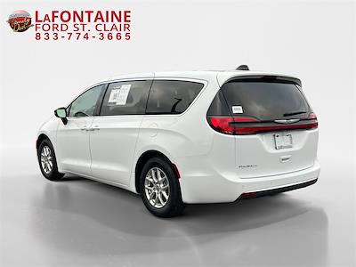 Used 2024 Chrysler Pacifica Touring L FWD, Minivan for sale #4I521P - photo 2