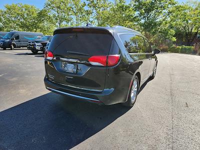 Used 2018 Chrysler Pacifica Touring L FWD, Minivan for sale #2242831 - photo 2