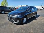 Used 2018 Chrysler Pacifica Touring L FWD, Minivan for sale #2242831 - photo 3