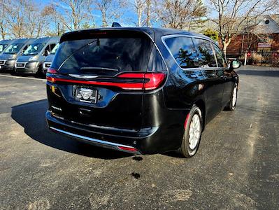 Used 2023 Chrysler Pacifica Touring L FWD, Minivan for sale #46595 - photo 2