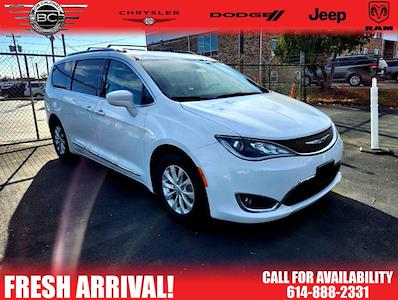 Used 2018 Chrysler Pacifica Touring L FWD, Minivan for sale #46599 - photo 2