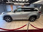 Used 2018 Toyota Highlander LE FWD, SUV for sale #A1P-57702 - photo 3