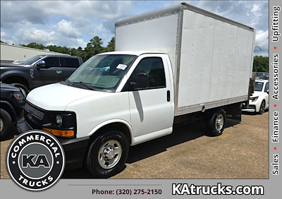 Used 2017 Chevrolet Express 3500 RWD, 12' Box Truck for sale #291828 - photo 1